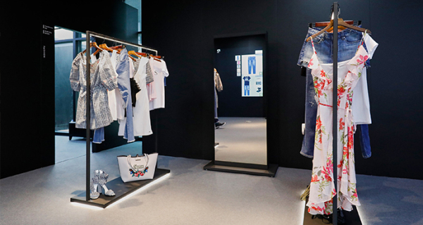 1551061114658111.jpg 鏡面式讀寫器_編輯.jpg