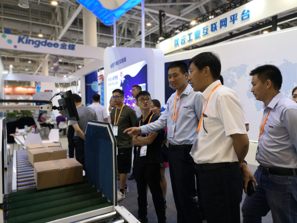 1568099025143707.jpg RFID倉儲通道機_編輯.jpg